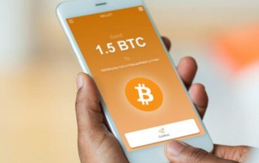 Apple: iPhone User Loses $600,000 after Installing Scam Bitcoin App from Apple's Store